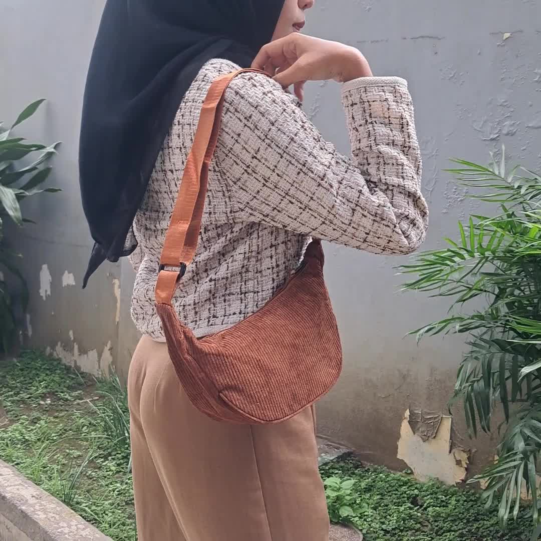 Joowon Tas Selempang Wanita Slingbag Halfmoon Bahan Corduroy Kekinian Terbaru - WY13 Cewek
