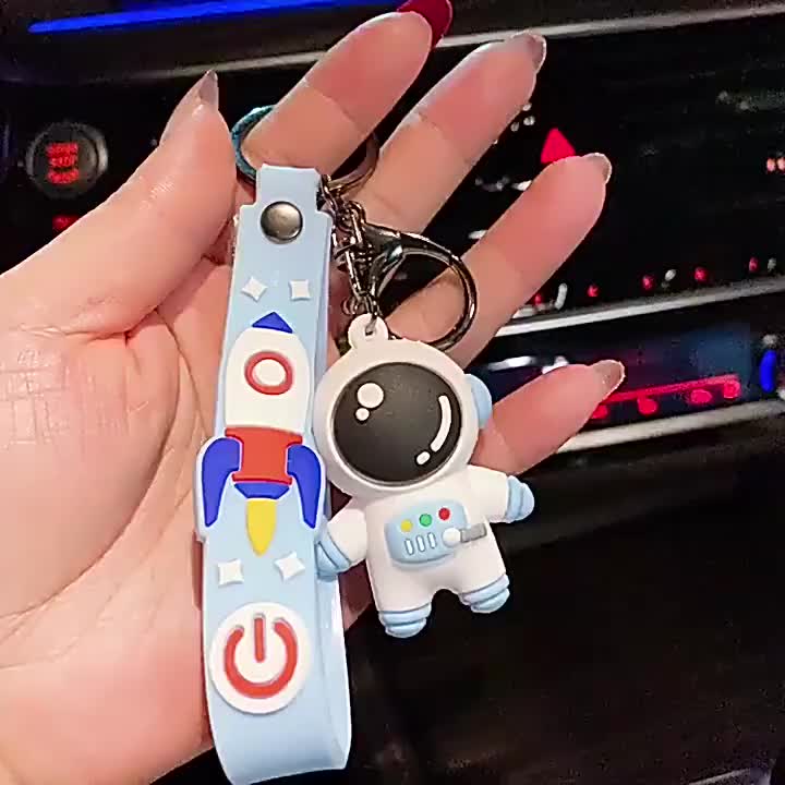 10【Hadiah】Gantungan Kunci Astronot Boneka Kartun Liontin Tas Bahan Plastik Lembut Kreatif Hadiah Terbaik