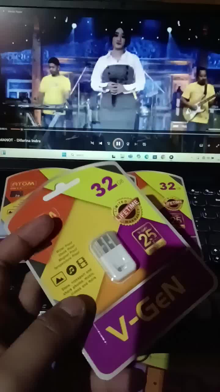 flash disk 32GB dengan bonus musik all genre flashdisk musik mp3 dan mp4 vidio flashdisk flashdrive cocok untuk penyimpanan data Otg Penyimpanan Storage