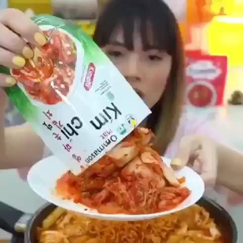 Kimchi Ommason 320gr Sawi Putih Korea Halal MUI Termurah