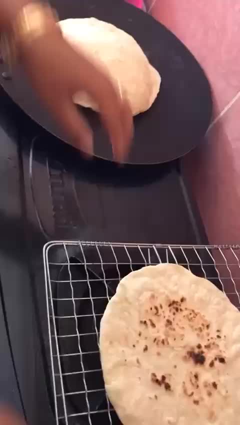 Roti Khubuz (Roti Arab) isian 3 pcs Homemade Produksi Setiap Hari Frozen - Makanan, Roti arab, roti khubuz Instan, Cemilan, cocok buat sarapan, dipanggang, Kering