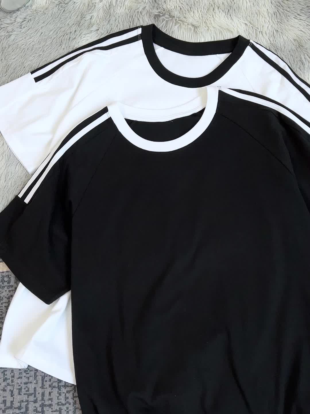 DreamGlow Baju Wanita Putih Black Kaos Premium Lengan Pendek Oversize Kaos No.28 jersey print pattern Atasan Wanita Kekinian Korean Style | Atasan Wanita Korea Style | Kaos Oversize Wanita | Unik Hitam Panjang Motif T-Shirt Kerah Printing Tee