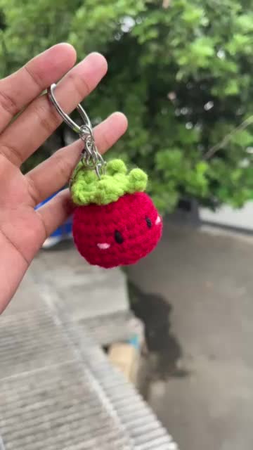 Tomato keychain / Gantungan kunci tomat / Bagcharm tomat / Gantungan kunci rajut bentuk tomat Hiasan Tas Gift