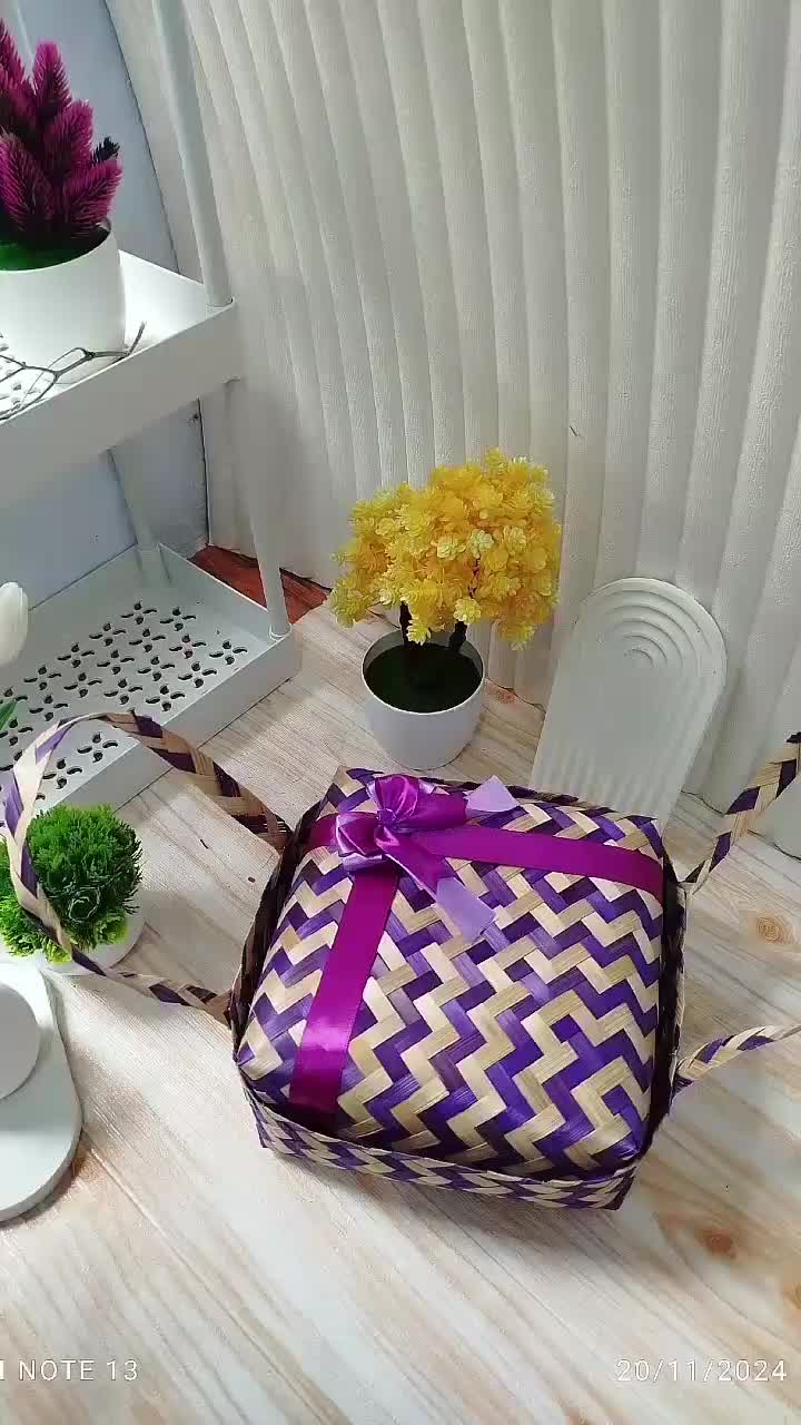 {10 SET }Besek Jinjing Batik 22x22x10 cm dengan Tutup -Box Kado-BOX HAMPERS