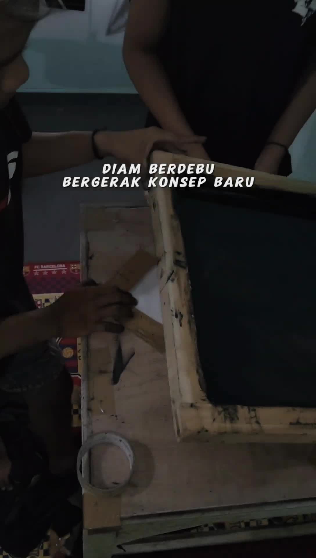 Kertas Layangan Sukhoi Motif Senyap Hitam Putih & Merah 25 pcs Random