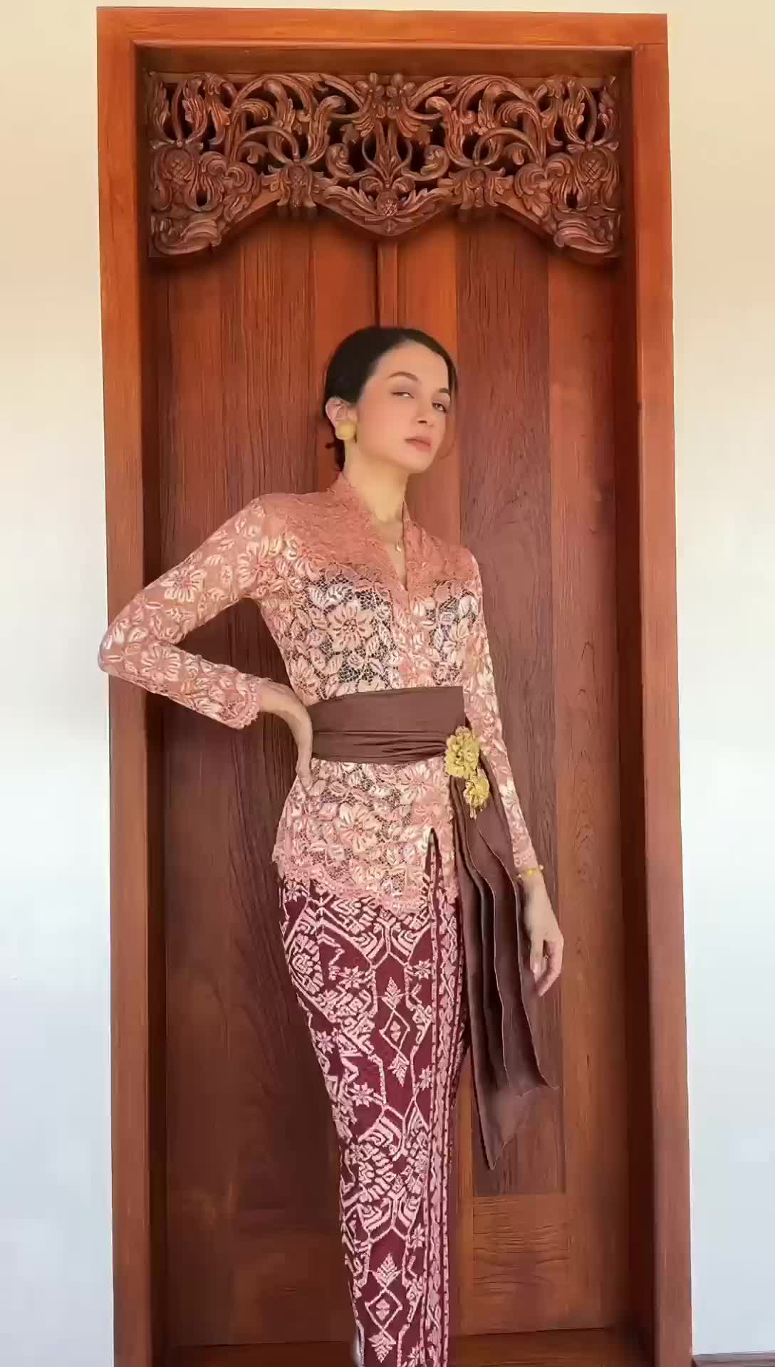 Setelan Kebaya Kartini Stretch Prad Bali modern
