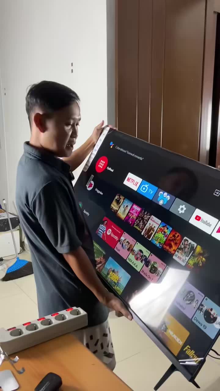 【PAYDAY】4K UHD Smart TV 32/43inci TV Android Wifi Netflix/YouTube/App Store HDR10+ Dolby 1+8GB