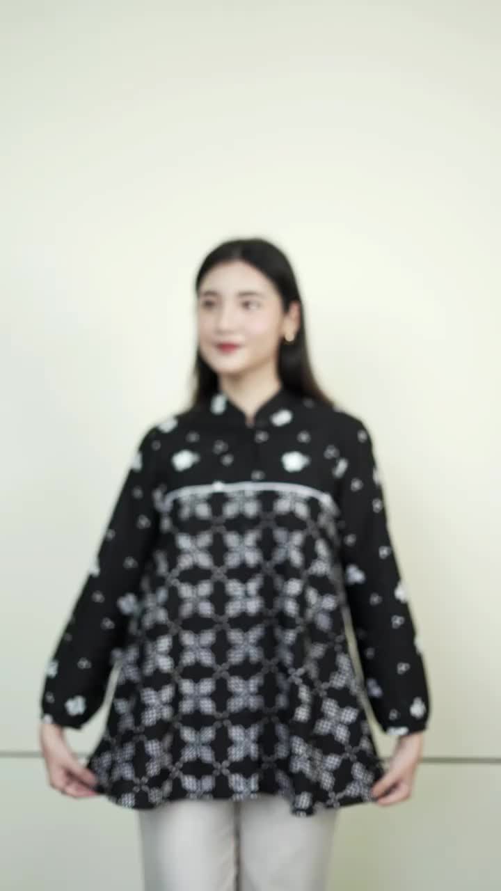Raisa Atasan Wanita Blouse Batik Kerja Kancing Depan Busui Friendly Katun Model A-Line Hitam Batik Cap