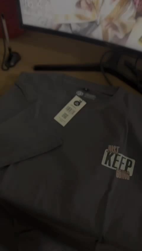 Kaos Distro Pria Lengan Pendek Logo Simpel JUST KEEP GOING | Kaos Simpel Pria Bahan Katun | Kaos Distro Original