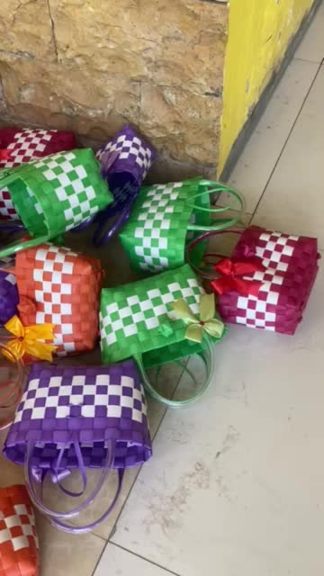 COD TAS ANYAMAN EMBOS cantik request warna tebal grosir partai custom termurah banyuwangi jawa timur jatim murah awet tahan lama lucu monte pita ukuran kecil sedang besar jumbo belanja packing aman anti sobek air