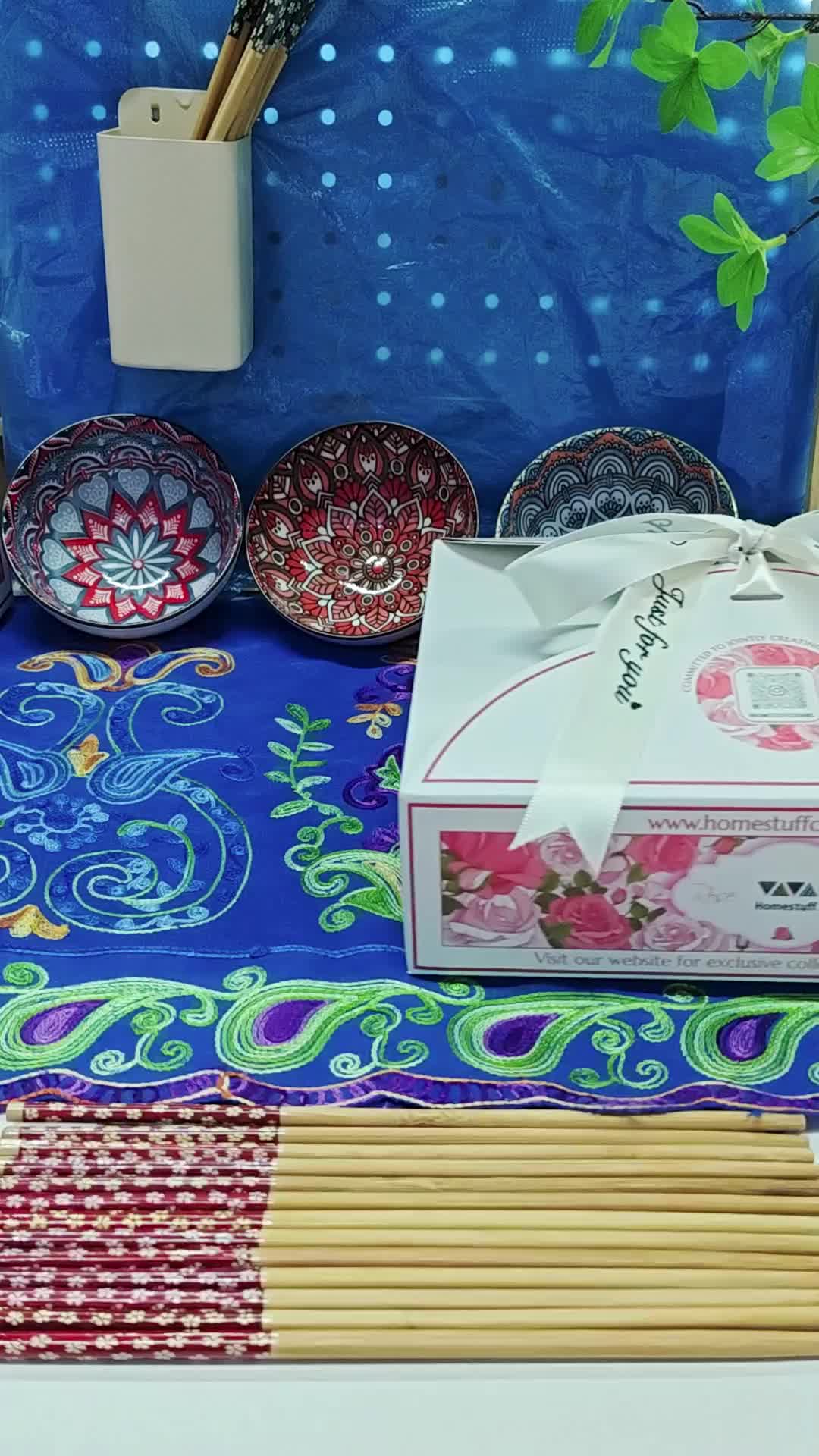 [2025 NEW]+[SNI] HOMESTUFF Wedding Gifts Hampers Set Piring dan Mangkok Mewah  / Set Peralatan Makan Keramik / Hadiah Peralatan Makan / Hampers Hadiah  / Kotak Kado