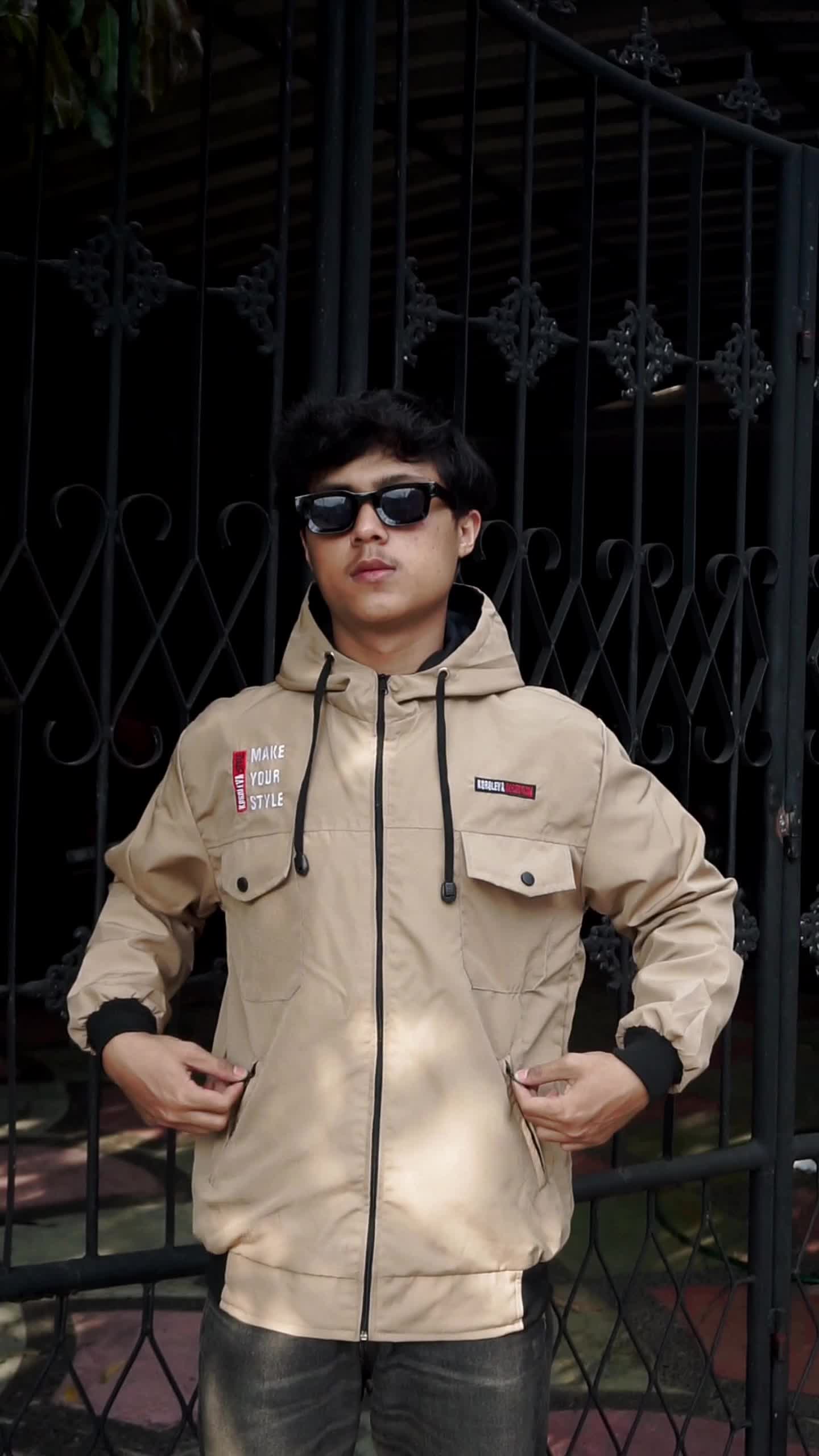 Jaket pria distro Bandung hoodie keren grosir pakaian pria jaket pria keren jaket cowok jaket parasut jaket parasut pria jaket parka jaket pria distro Nyaman   parasut Waterproof Bomber Casual Tebal Hitam Semi Motor Bordir