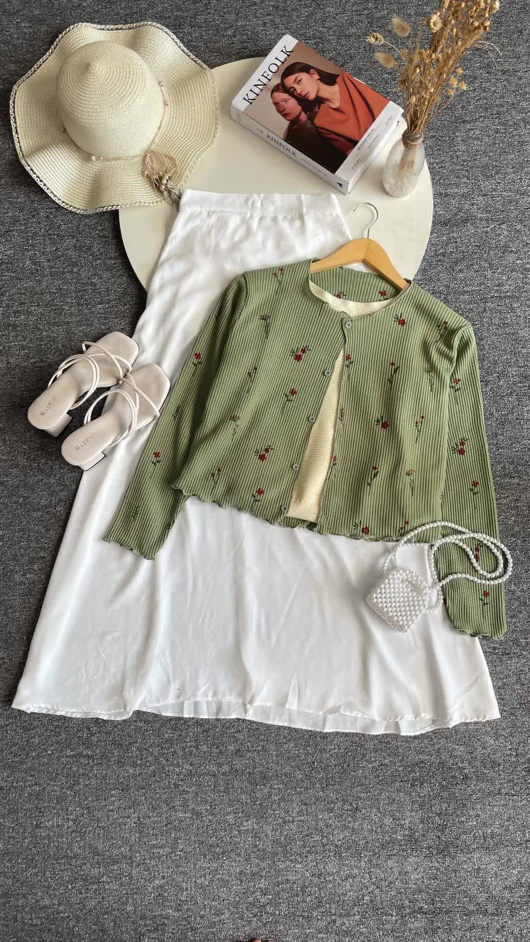 Vienetta.id - ONE SET SETELAN WANITA KEKINIAN BAJU ATASAN CARDI BUNGA LUCU MIX ROK CRINKLE POLOS BUAT CEWEK REMAJA HEALING PIKNIK JALAN HANGOUT KULIAH KAMPUS TERBARU KEKINIAN 2023 OVERSIZE JUMBO FIT XL CASUAL BASIC LUCU LENGAN PANJANG 2024 Airflow Bawahan