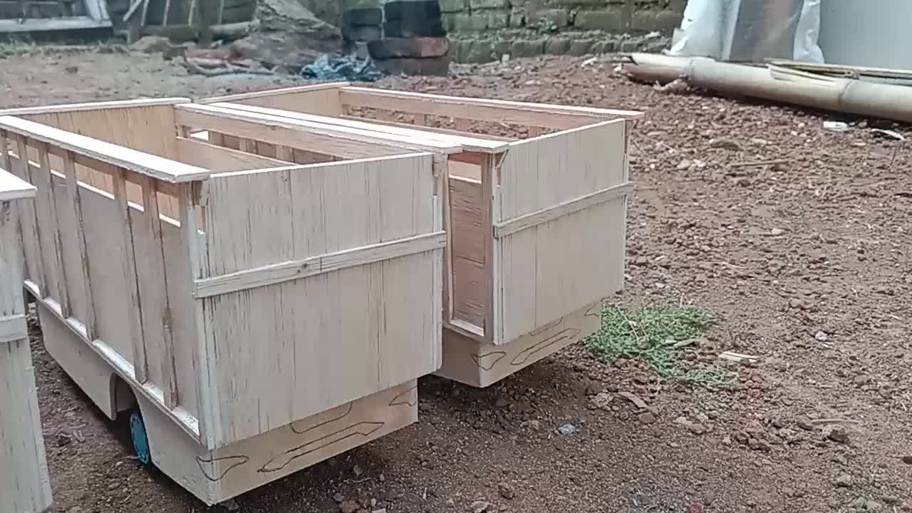 Mainan miniatur truk oleng kayu mentahan Toy Roda miniatur truk canter