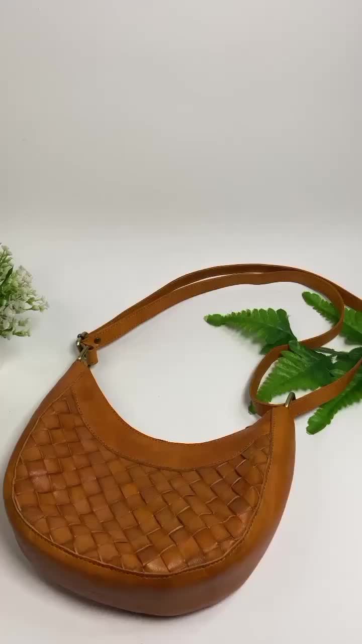 Tas Selempang Wanita Kulit Asli Sling Bag Sabit Wanita Kulit Motif Anyam