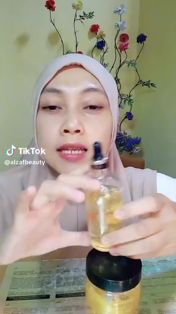 SERUM 24K GOLD ZAN PENCERAH WAJAH MEMUDARKAN FLEK HITAM BEKAS JERAWAT MENGENCAMGKAN KULIT WAJAH LEBIH OFTIMAL Kerutan Memutihkan Tetes Perawatan Mencerahkan