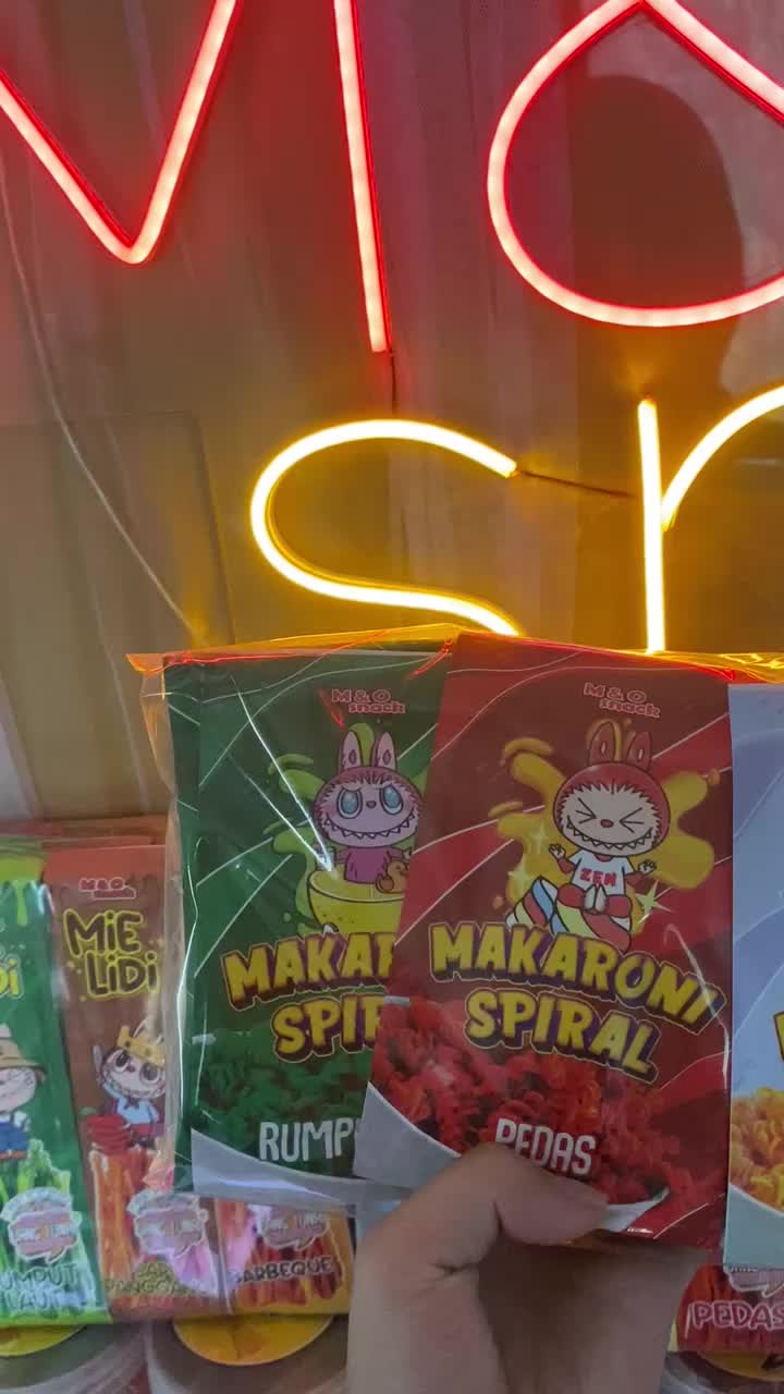 Makroni spiral karakter isi 12 pcs mix 4 rasa  by M&O snack..jajanan warung viral Asin Makanan makaroni bantet murah