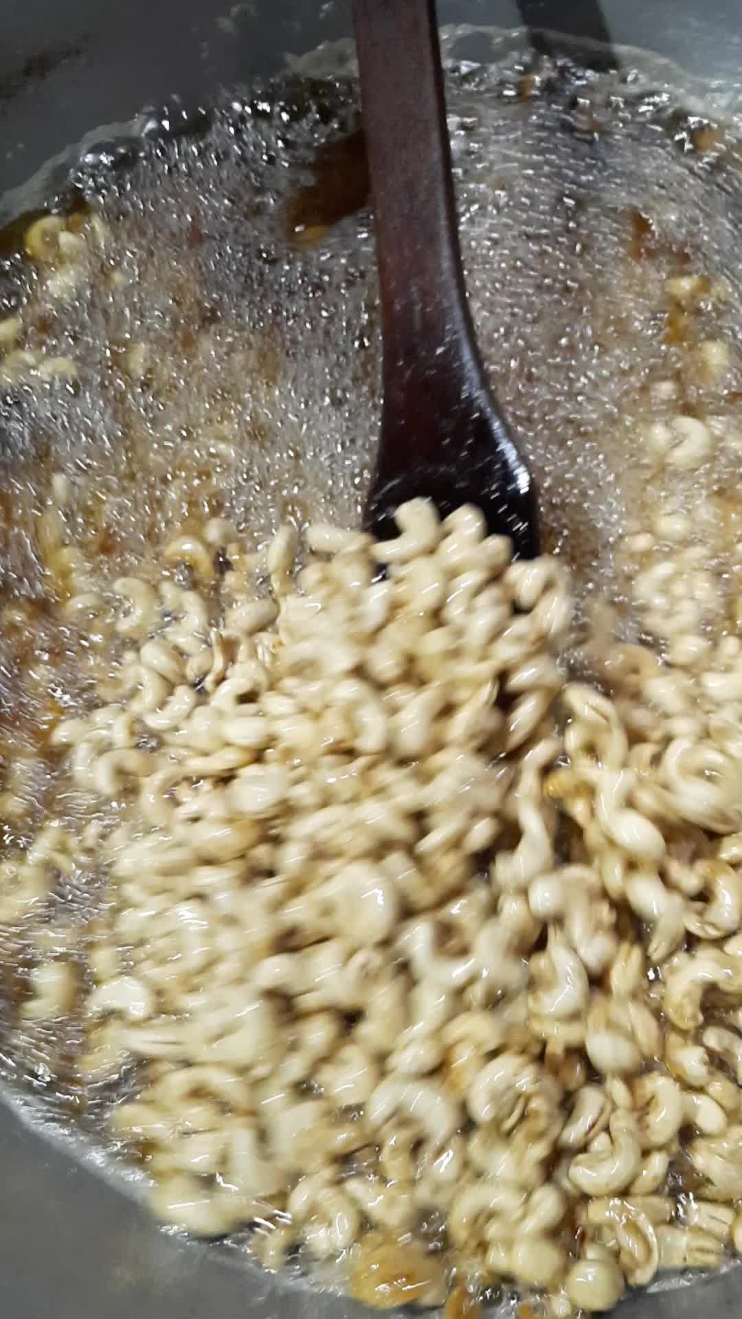 KACANG METE GORENG BAWANG 1KG - KACANG METE WONOGIRI Snacks Mede Food