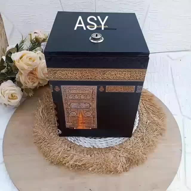 Celengan Miniatur Kabah dengan Kunci - Cocok untuk Umroh dan Haji Hitam Celengan ATM Celengan Target