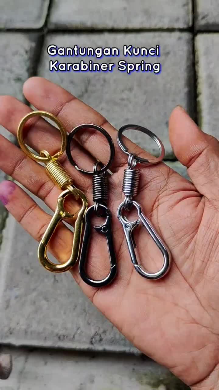 Carabiner Per Spring Carabiner Keychain Stainless Steel LC-111 Gantungan Unik Mofusand Dengan Pegas Elastis Dan Desain 2 Lingkaran Untuk Kestabilan Maksimal