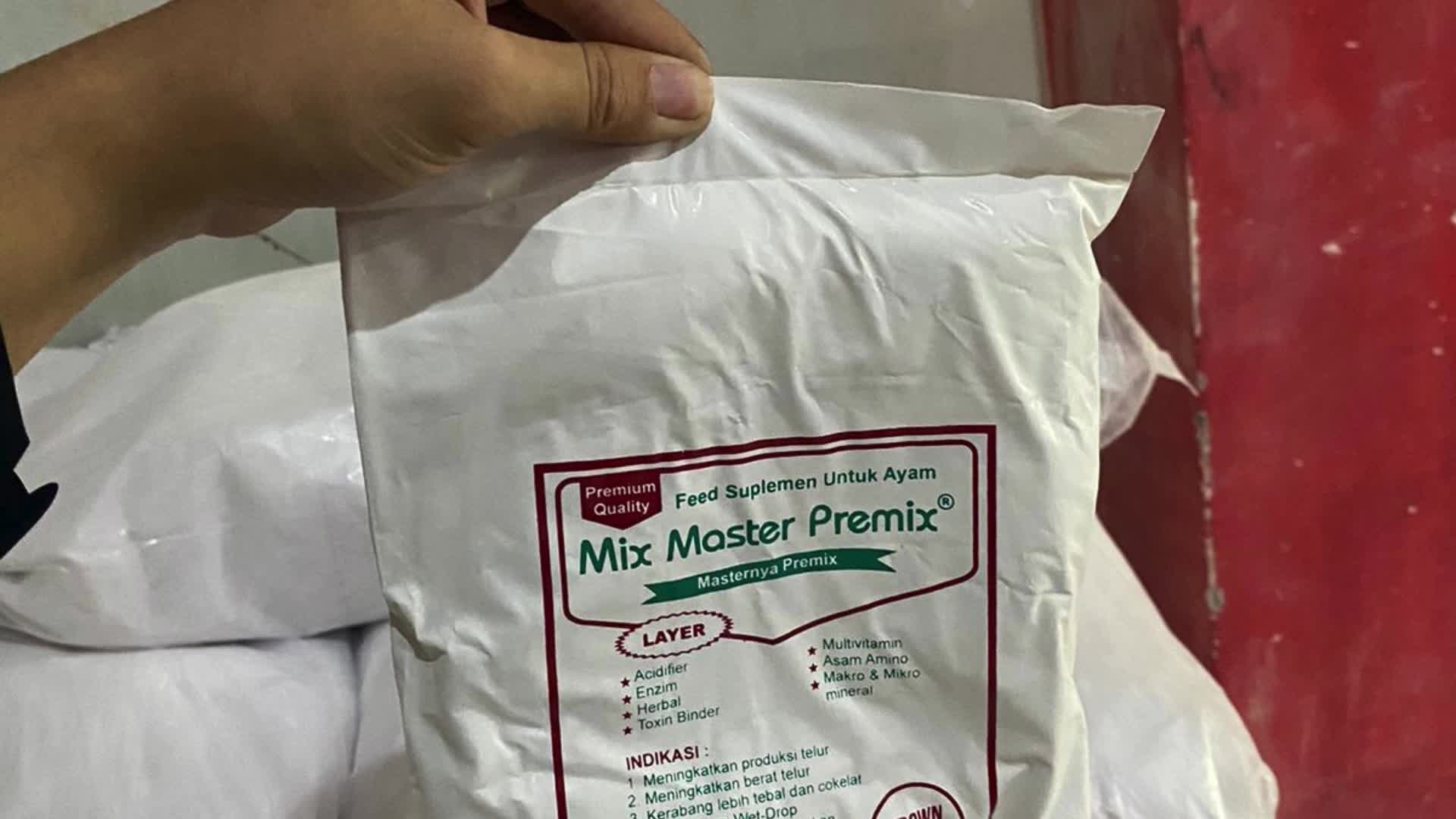 Mix Master Premix Layer TQ Suplemen Pakan untuk Meningkatkan Produksi Telur
