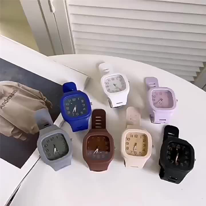 3PCS Jam Tangan Kuarsa Anak Kartun Dial Persegi Gelang Gratis Jam Tangan Silikon HELLO KITTY Lucu (Dengan Kotak Hadiah)