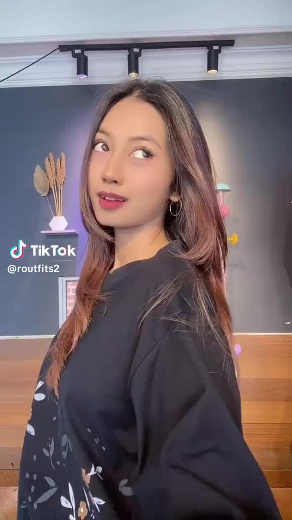 ROUTFITS  - KAOS TSHIRT BASIC ATASAN  WANITA CEWEK LENGAN PANJANG BLOUSE TANGAN BALON WITH LITTLE FLOWER COTTON COMBED KATUN TEBAL LEMBUT DAN NYAMAN TIDAK MENERAWANG