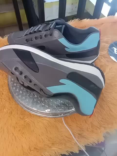 sepatu snaeker  kekinian casual pria dan wanita keren distro bisa cod Kerja Shoes Hitam Sneaker Olahraga Kasual