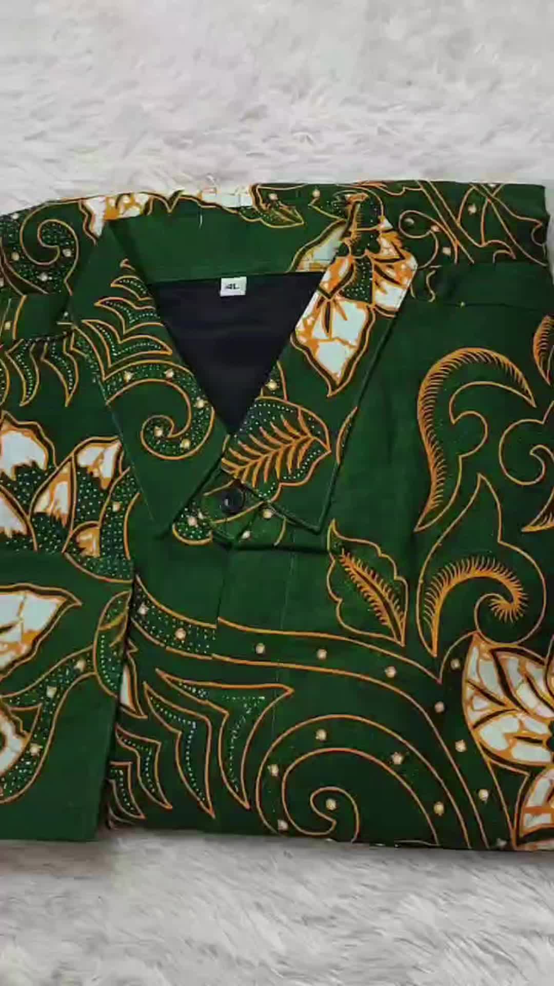 Galeri Batik Ardev Dharma Wedha Hijau Kemeja Pria Lengan Panjang Reguler Lapis Furing
