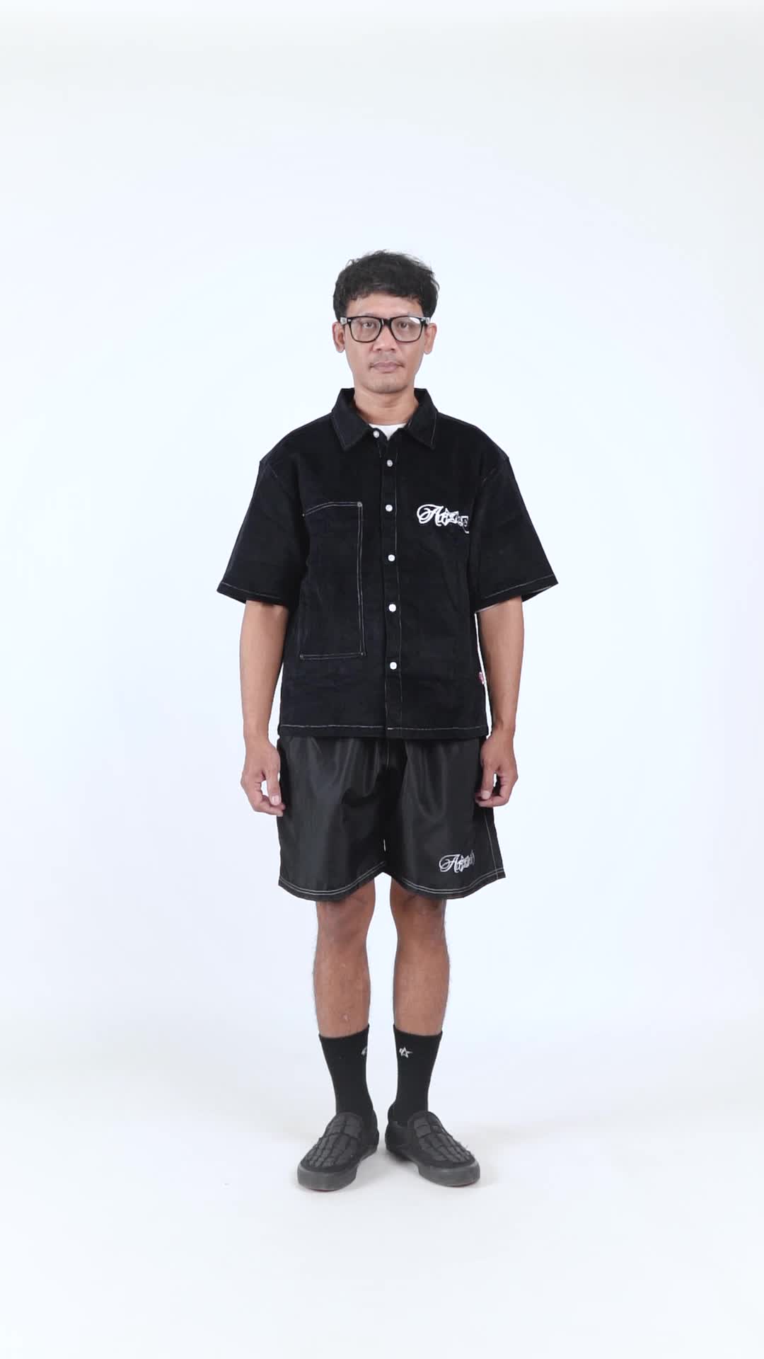 GDCK Shirt Black BOXSTAR /  Kemeja Boxy fit Lengan Pendek Corduroy Pria Hitam  Casual Basic Satin Slim