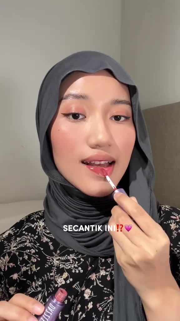 DAZZLE ME Ink-Gloss Lip Tint | Watery Ink Moist Hydrating Glossy Plumpy Finish Stained High Pigment