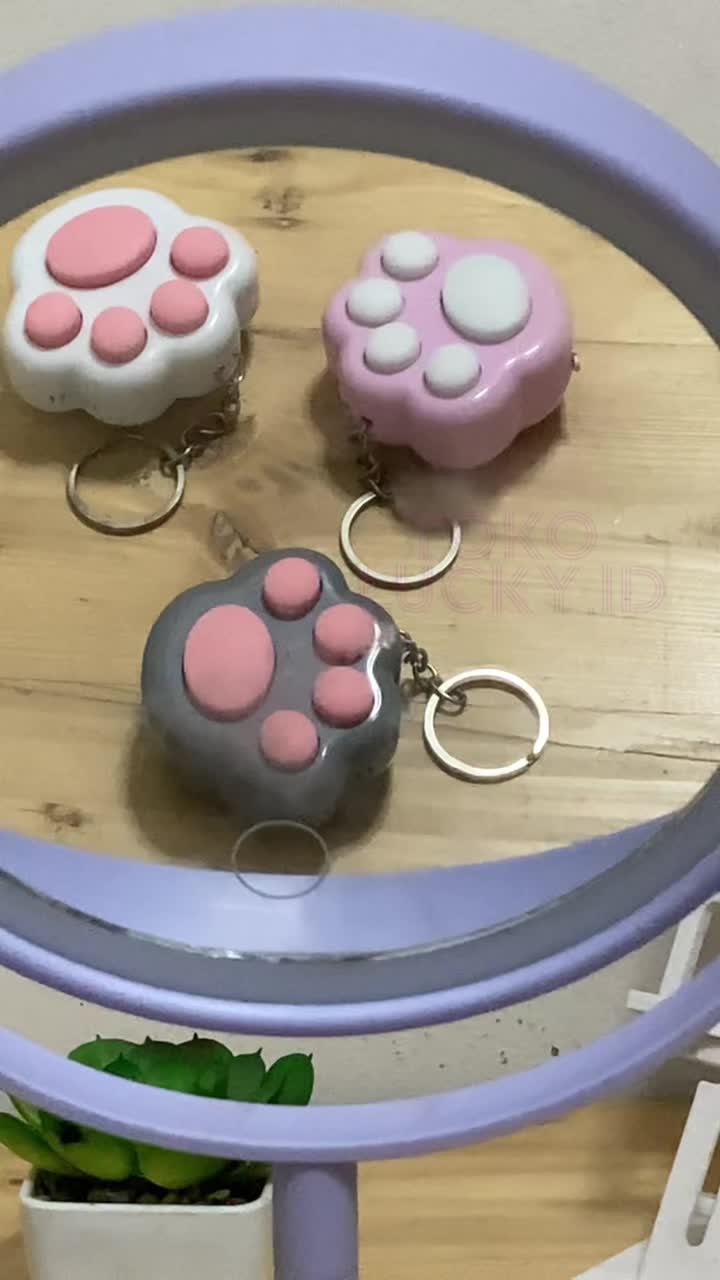 Gantungan Kunci Fidget Mini 5 cm Music Cahaya Cat Paw Mainan Anak Keychain Ganci