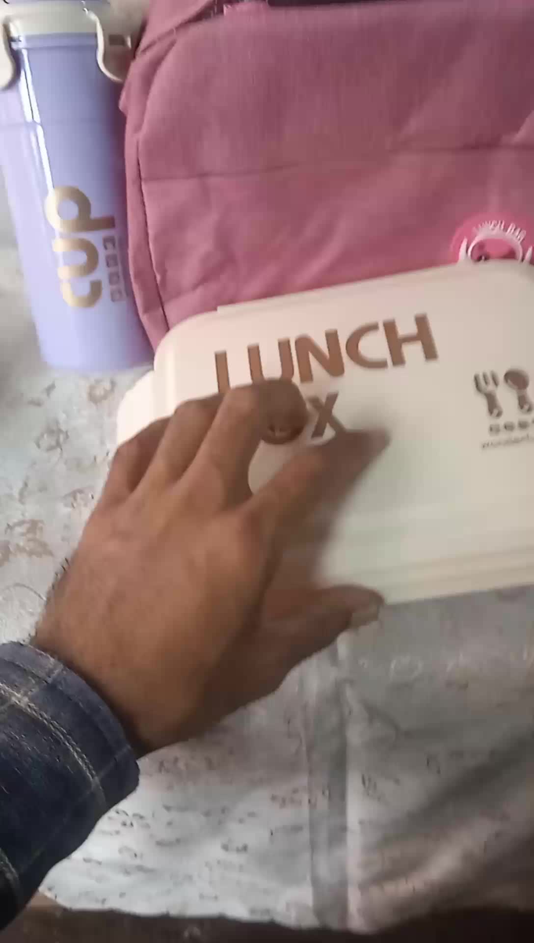 Lunch Box/Kotak Bekal 1 Set 1 tas bekal 1 botol minum 1 kotak bekal
