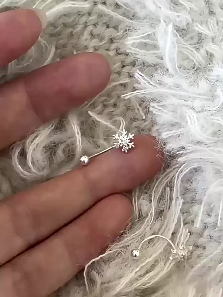 Anting-anting Kancing Kecil dengan Sekrup Kepingan Salju untuk Wanita - Perhiasan Mode Tindik Ramping - Earrings
