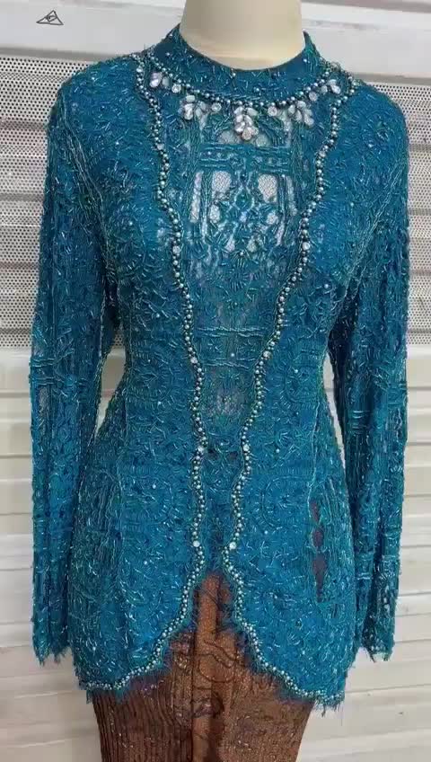Kebaya Wisuda/Lamaran Kerah Shanghai Kancing Belakang Engkol Panjang