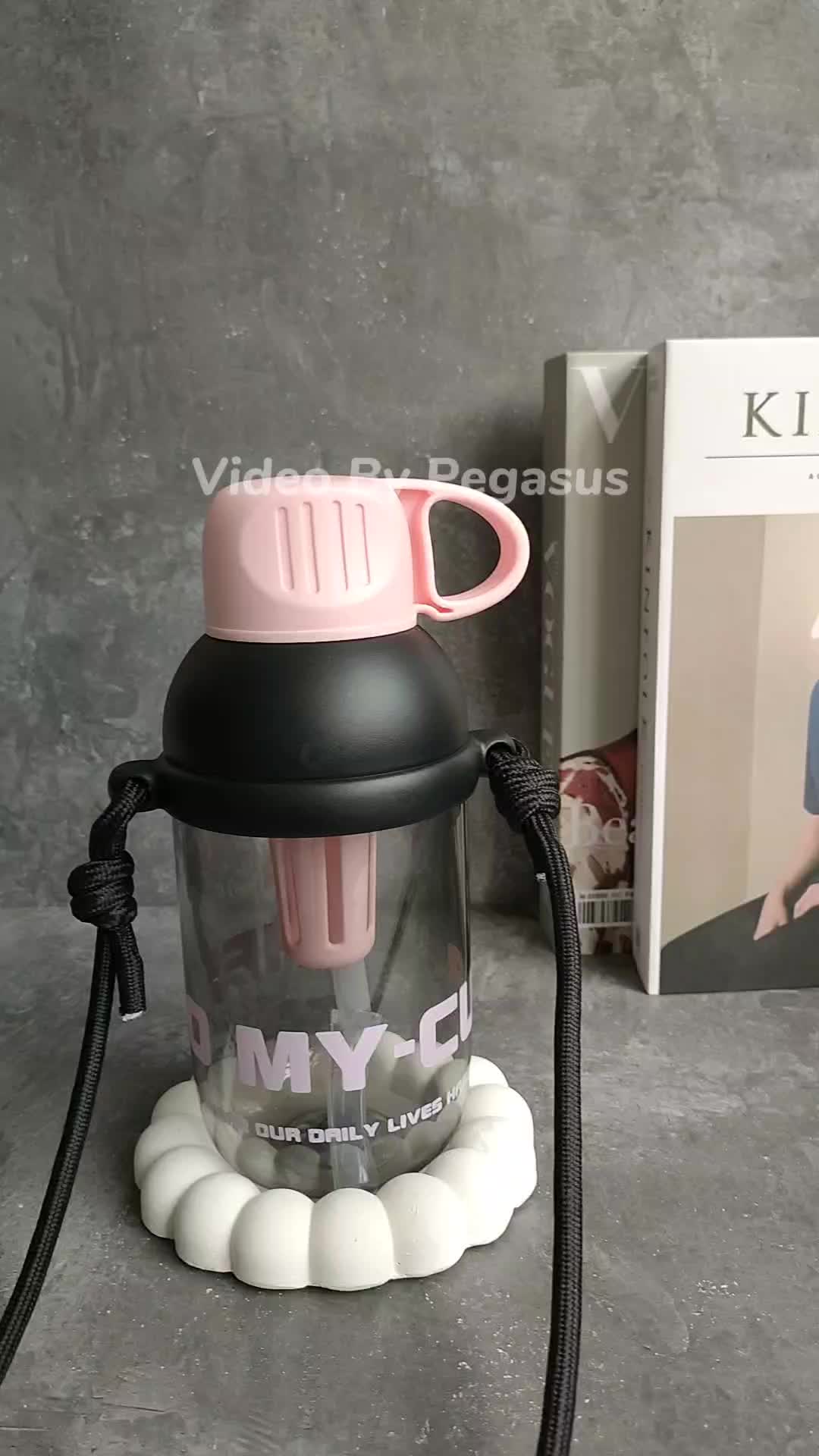 ZD3135 HELLO MY CUP Botol air minum tutup cangkir 900ml / Botol infused tali portabel / Infused Water