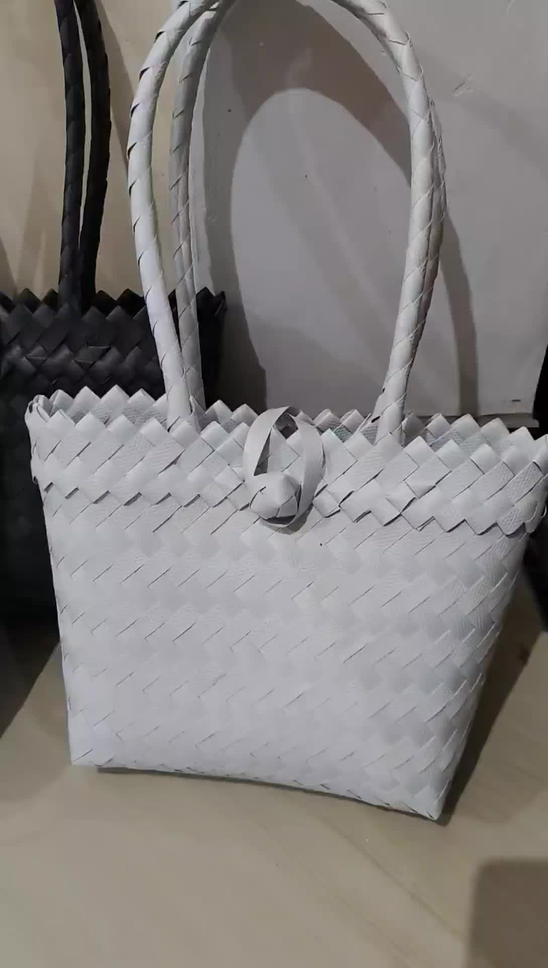 tas anyaman kancing tali panjang sovenir