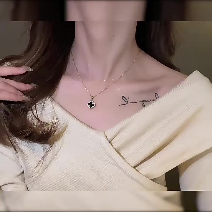 MALL Kalung Wanita Black Clover | Model Korea Simple & Mewah KLG02