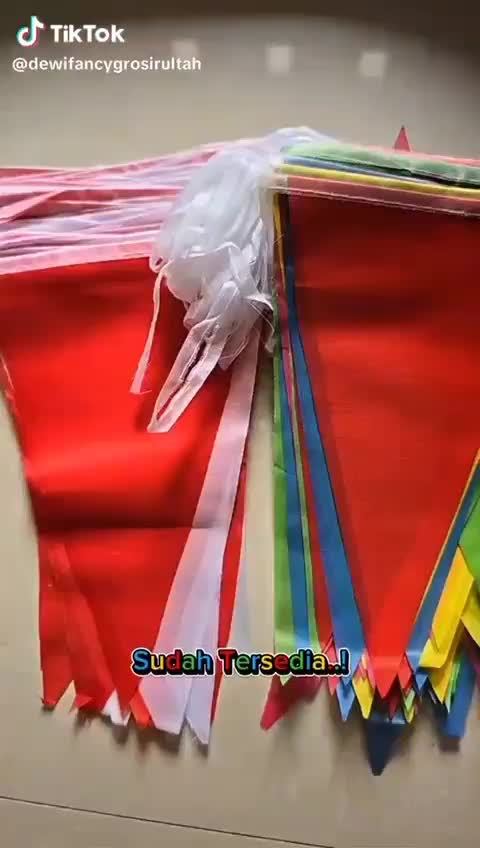60 meter 150 lembar Bendera segitiga merah putih bendera segitiga warna warni