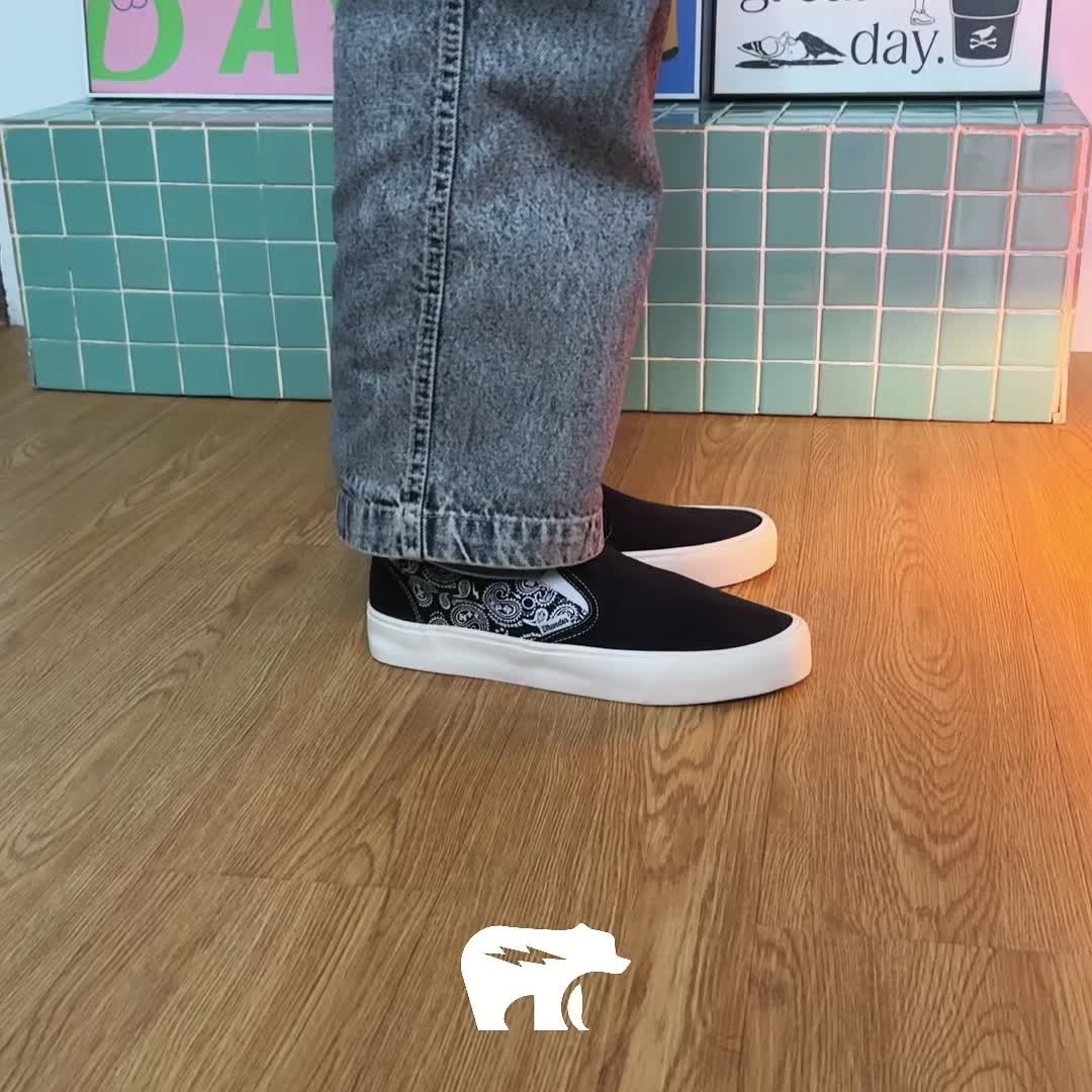 Sepatu Thunderbear - Slip On Voltaire Paisley BW canvas flat kasual Shoes Pria Sneakers