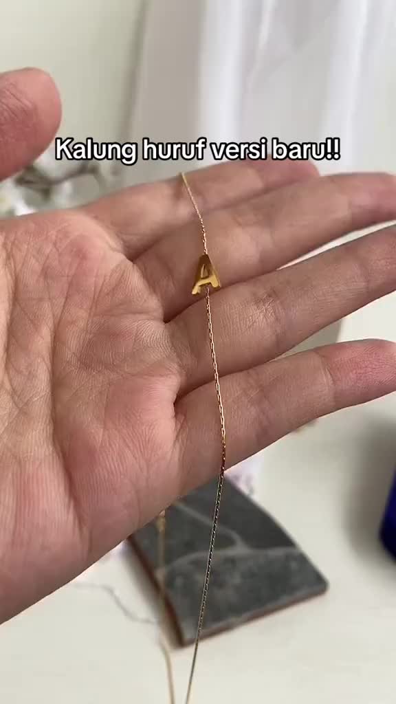 Spar.co Kalung Huruf - Alphabet Necklace Sederhana Titanium Dengan Lapis Emas 18K Kalung Klavikula Aksesoris Wanita  SAT-FCA4131