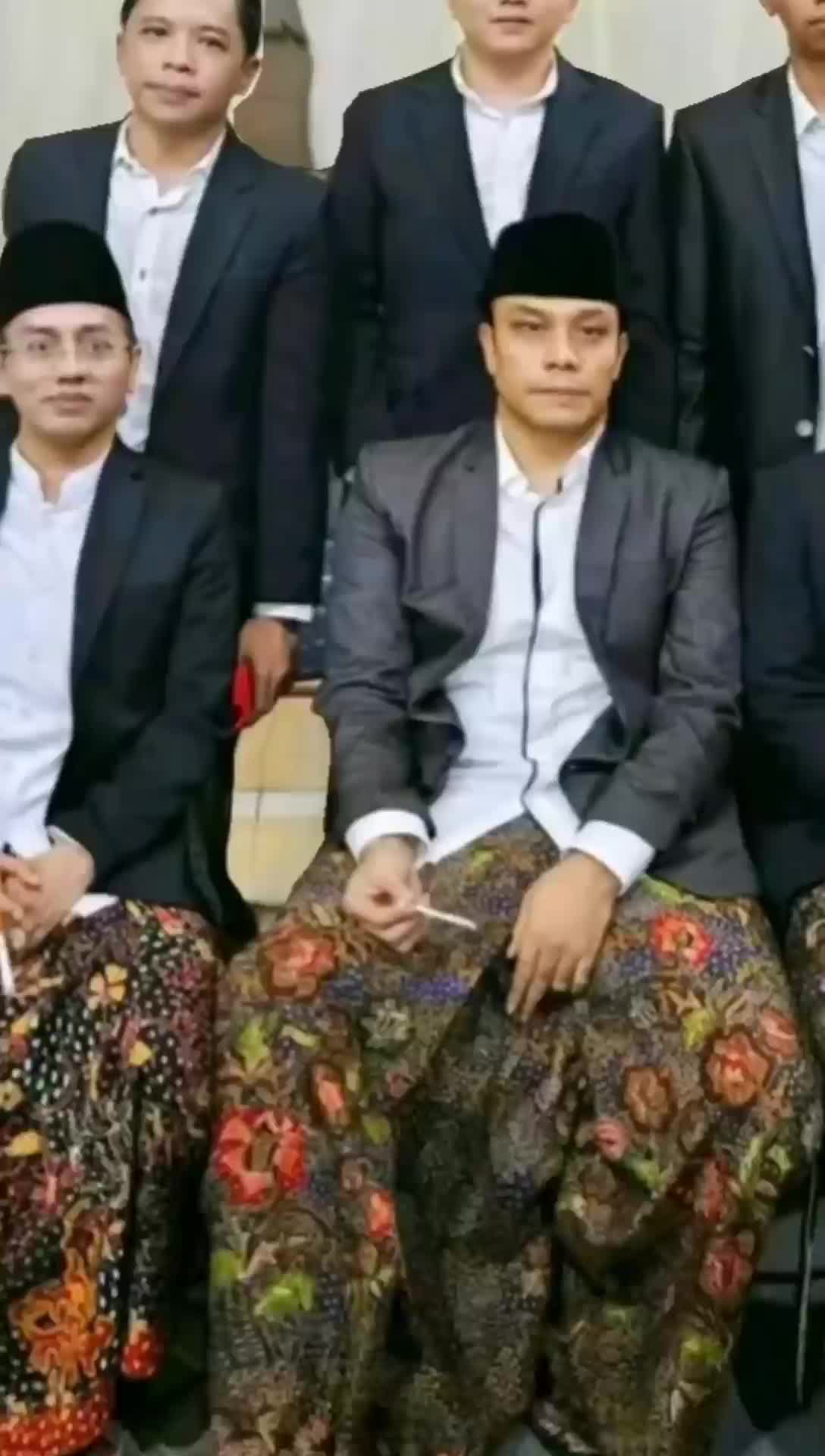 LORA BATIK - Sarung batik laseman premium motif gus iqdam katun primis ori ecer grosir Muslim Seragam