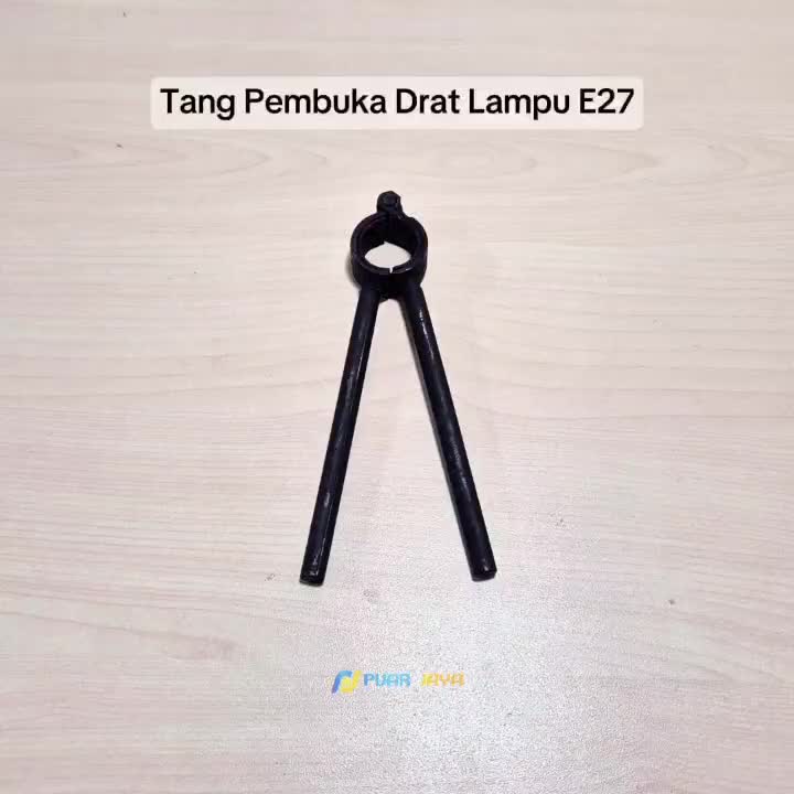 Tang Pembuka Drat Lampu E27 dengan Bahan Besi di Cat Hitam