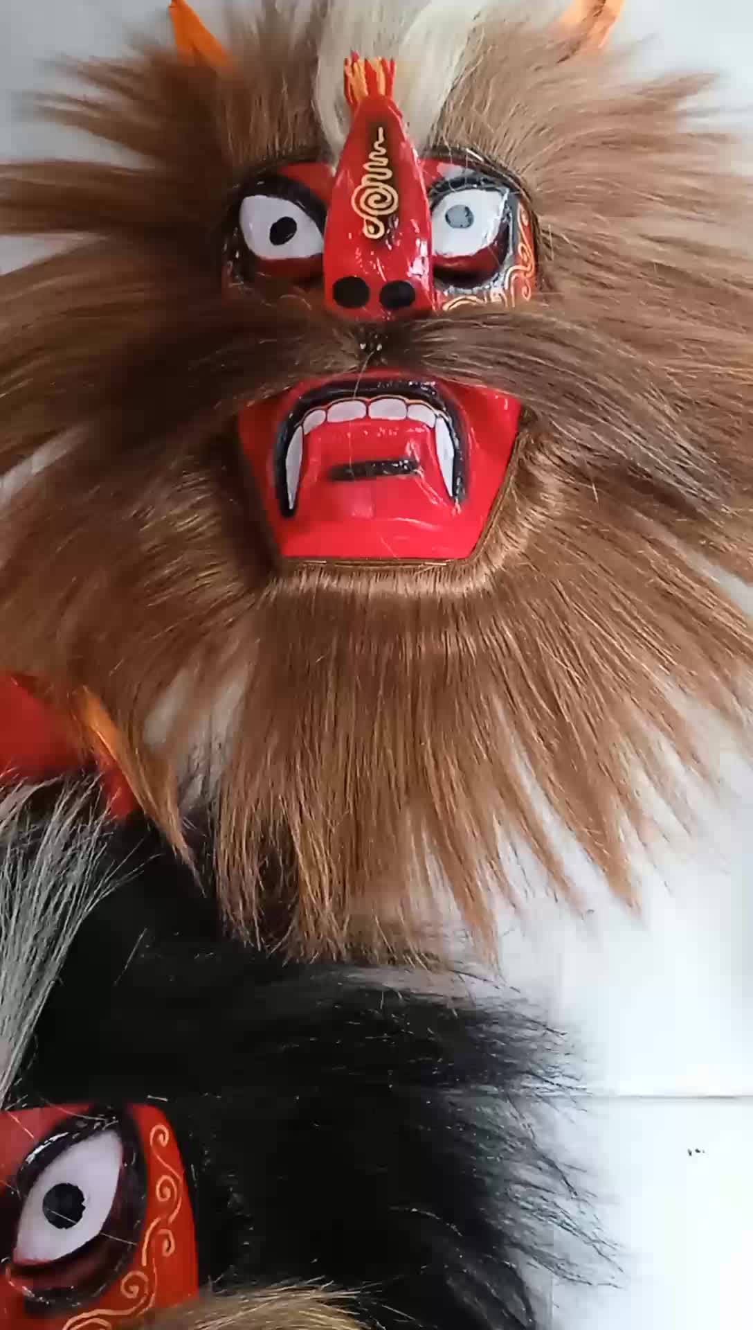 Topeng Ganong Anak Kayu Berkualitas Tinggi dengan Rambut Sintetis