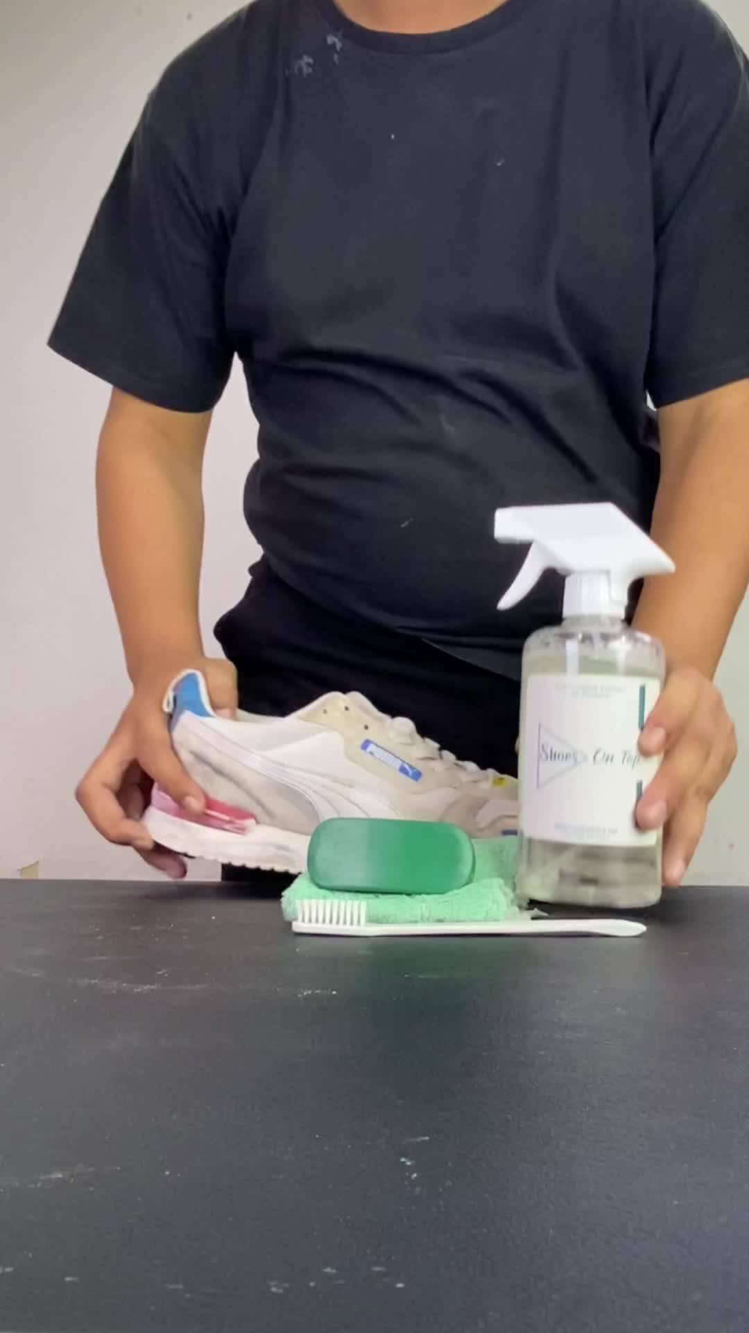 Shoes On Top - Pembersih sepatu kanvas suede kulit leather kain mesh karet - 250ml spray instans