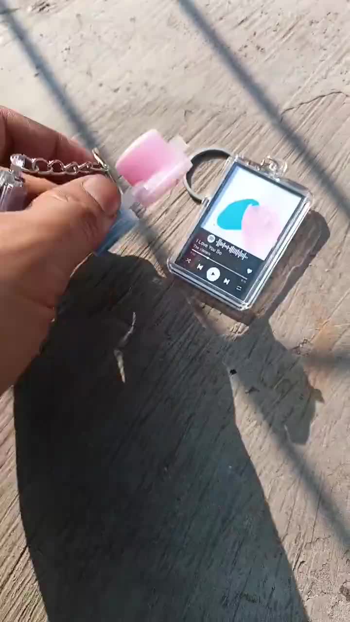 (1 PCS) GANTUNGAN SIDIKJARI FREE CAT GANTUNGAN KUNCI SPOTIFY SIDIK JARI GANTUNGAN KUNCI SIDIK JARI GANTUNGAN KUNCI FOTO GANTUNGAN KUNCI CUSTOM FOTO GANTUNGAN KUNCI HURUF GANTUNGAN KUNCI INISIAL KEYCHAIN FOTO GANTUNGAN SIDIK JARI VIRAL