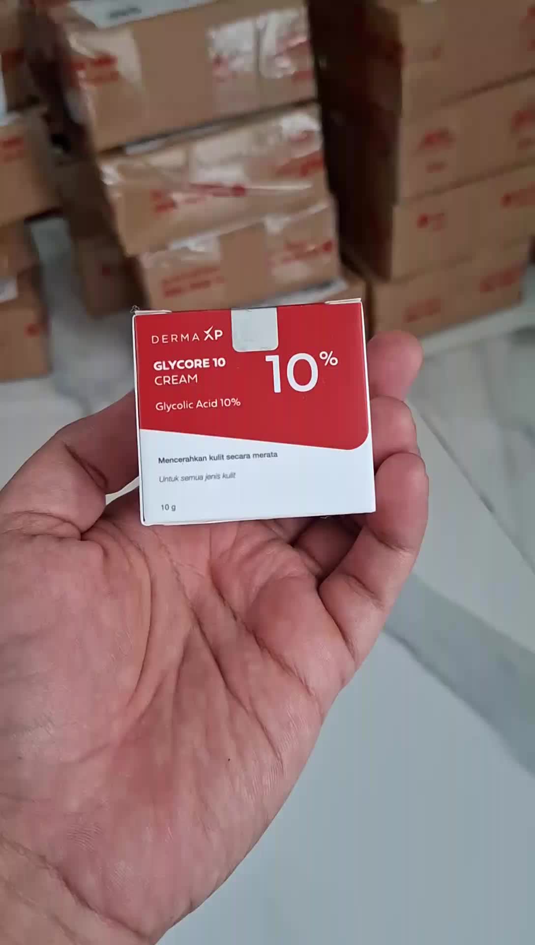 GLYCORE 10% & GLYCORE 8% mempercerah dan merawat kulit flex dan kehitaman pada lipatan paha dan ketiak