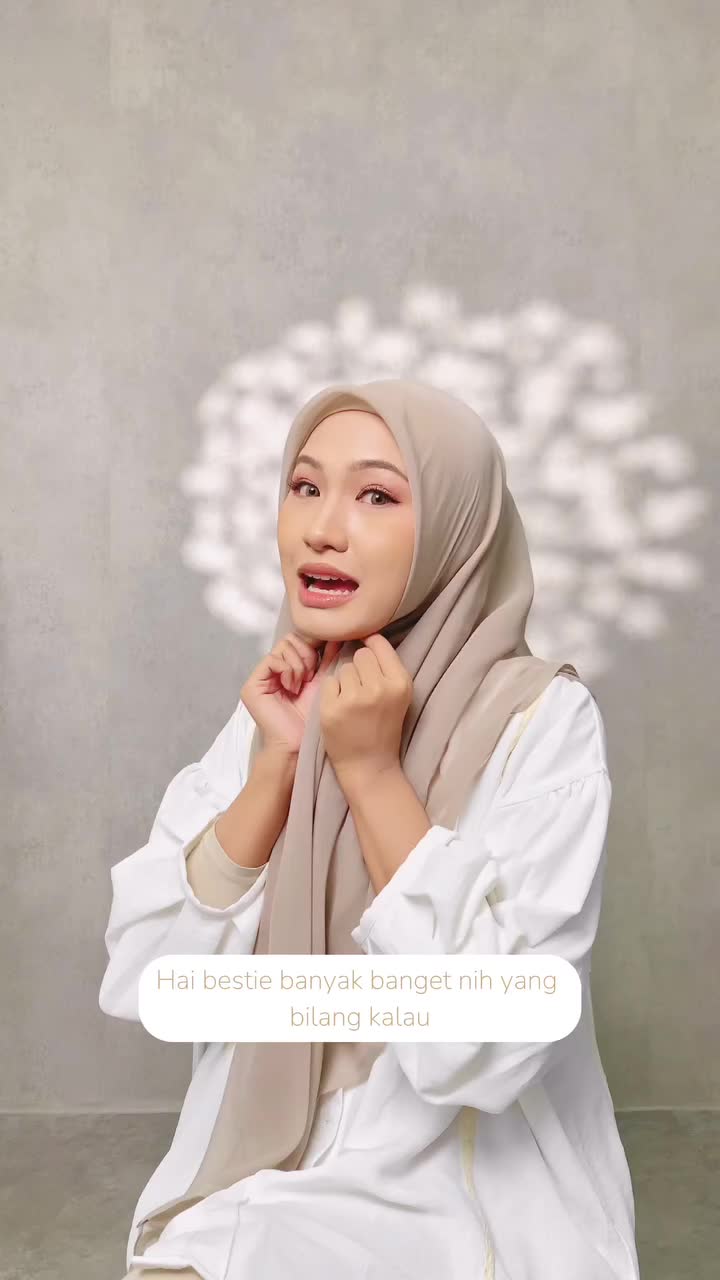 [PRICE DROP 135K GET 3] Hijaberies - Paris Basic Japan Square Hijab | [Beli Lokal] Kerudung Segi Empat Muslim Paris Neci Logo Gold  dengan Packaging Pouch Plastik