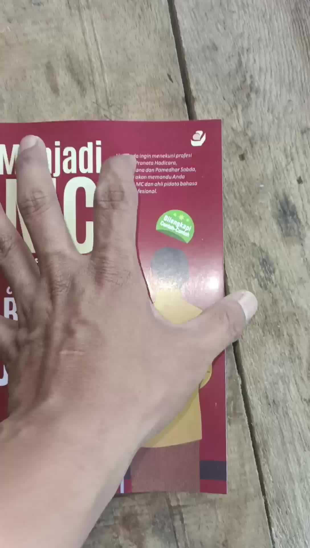 BUKU MENJADI MC DAN AHLI PIDATO BAHASA JAWA