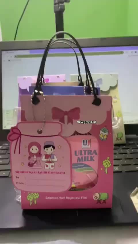 Paket 30 pcs Tas Tenteng Bingkisan Snack Ultah anak Hangtag motif sanrio Lebaran Terbaru Hampers Hadiah Lebaran 2026 Muat Susu Kotak Plastik dengan Motif Mix dan Tali Gantung